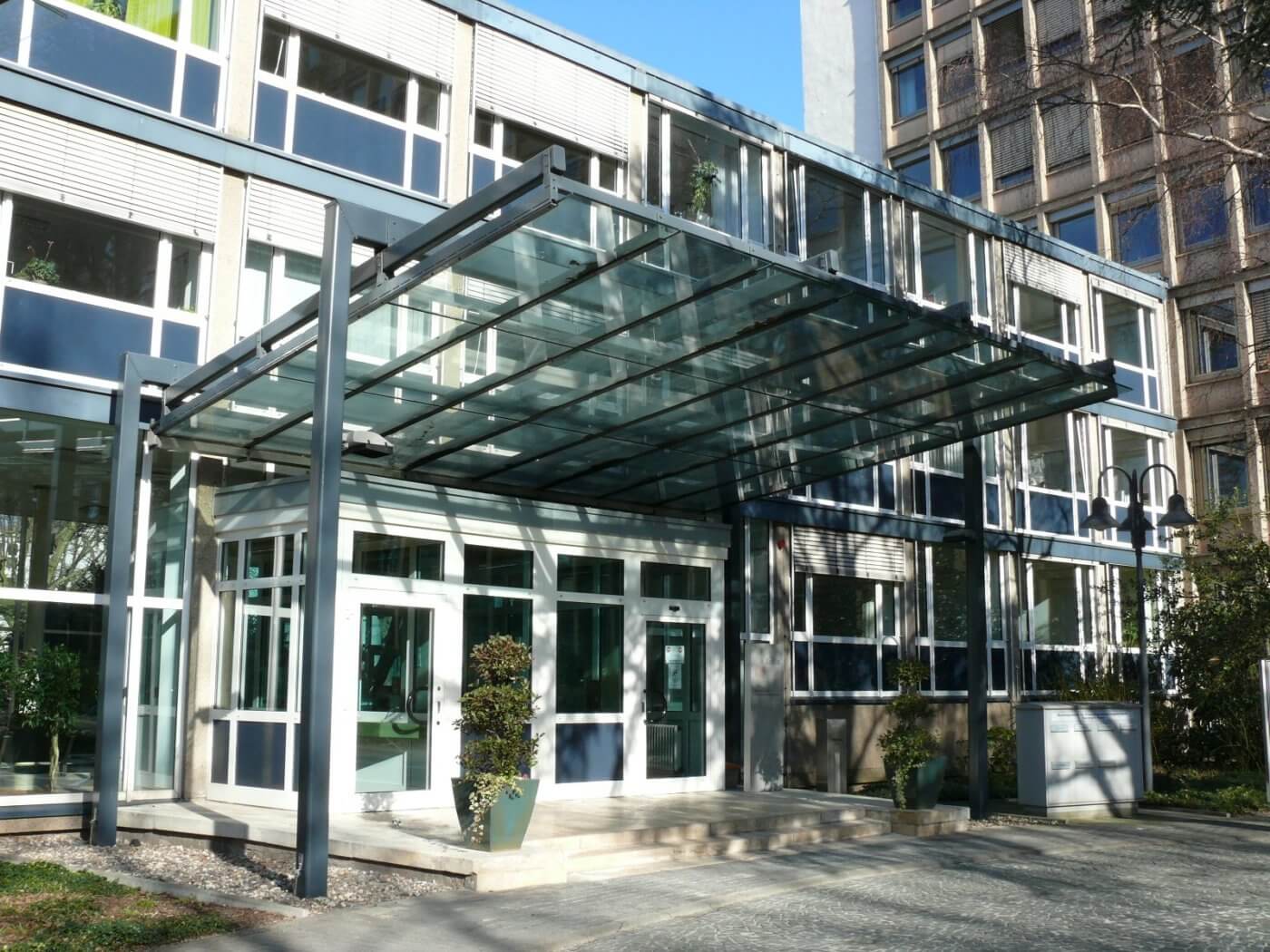 Haupteingang der Bundesanstalt für Finanzdienstleistungsaufsicht (BaFin) in Bonn. Foto: © BaFin