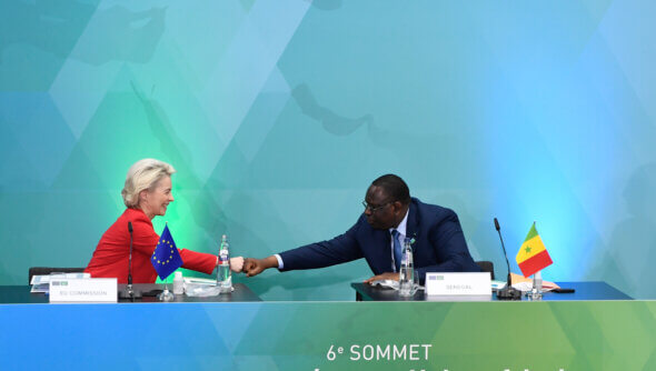 EU-Kommissionspräsidentin Ursula von der Leyen und AU-Vorsitzender Macky Sall bei der Eröffnungszeremonie des EU-AU-Gipfels in Brüssel am 17. Februar 2022. Foto: Europäische Union